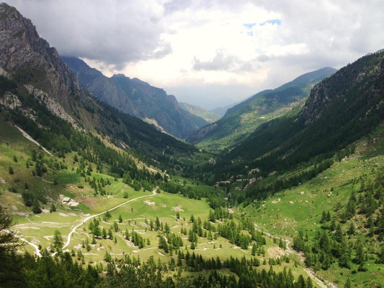 Готель Rifugio Lou Lindal Canosio Екстер'єр фото