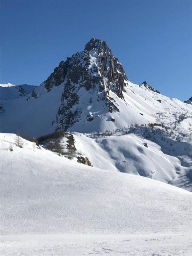 Готель Rifugio Lou Lindal Canosio Екстер'єр фото